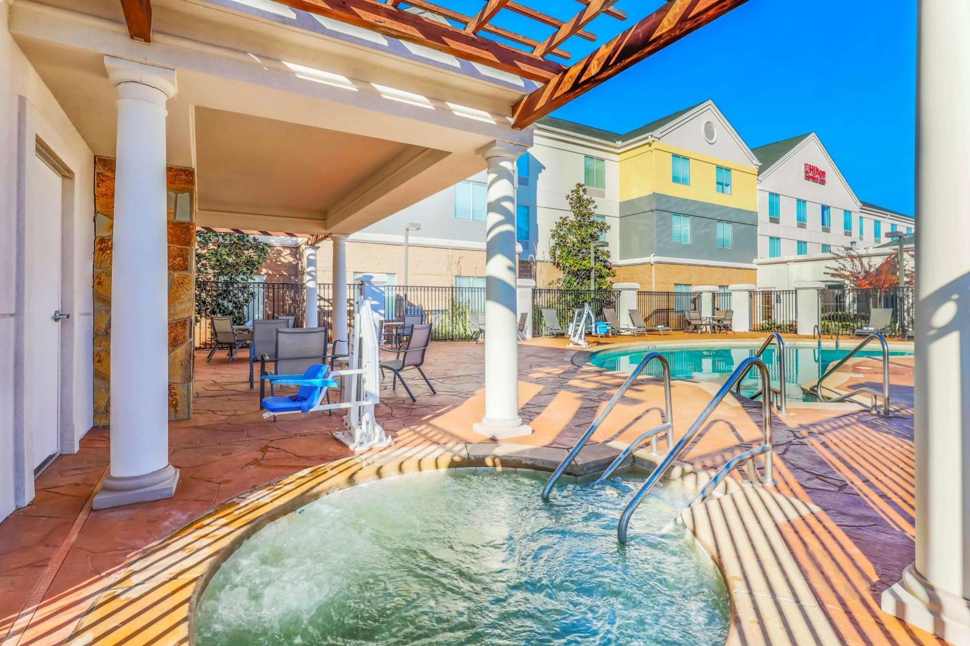 Hilton Garden Inn Норман Экстерьер фото